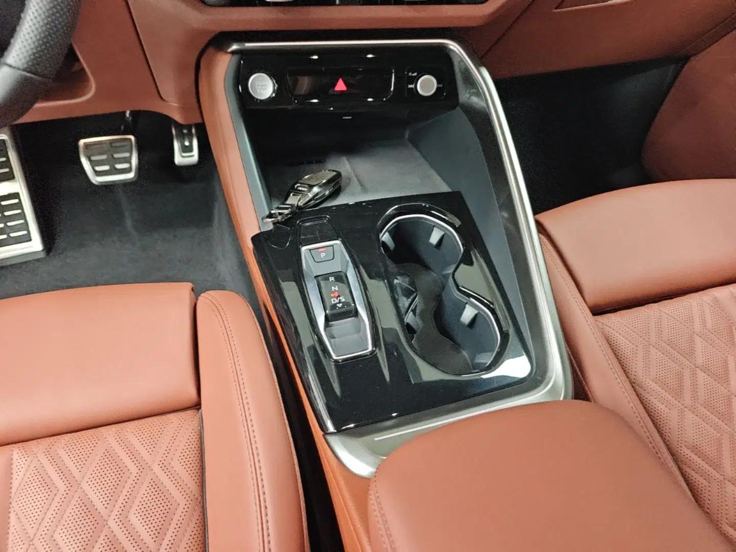 Audi Q5L 2026 Model Range: Exclusive Edition for 10 Million Users — миниатюра 16