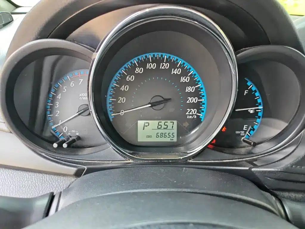 YARiS L Zhixuan 2016 Facelift 1.5E CVT Dynamic Edition — миниатюра 12