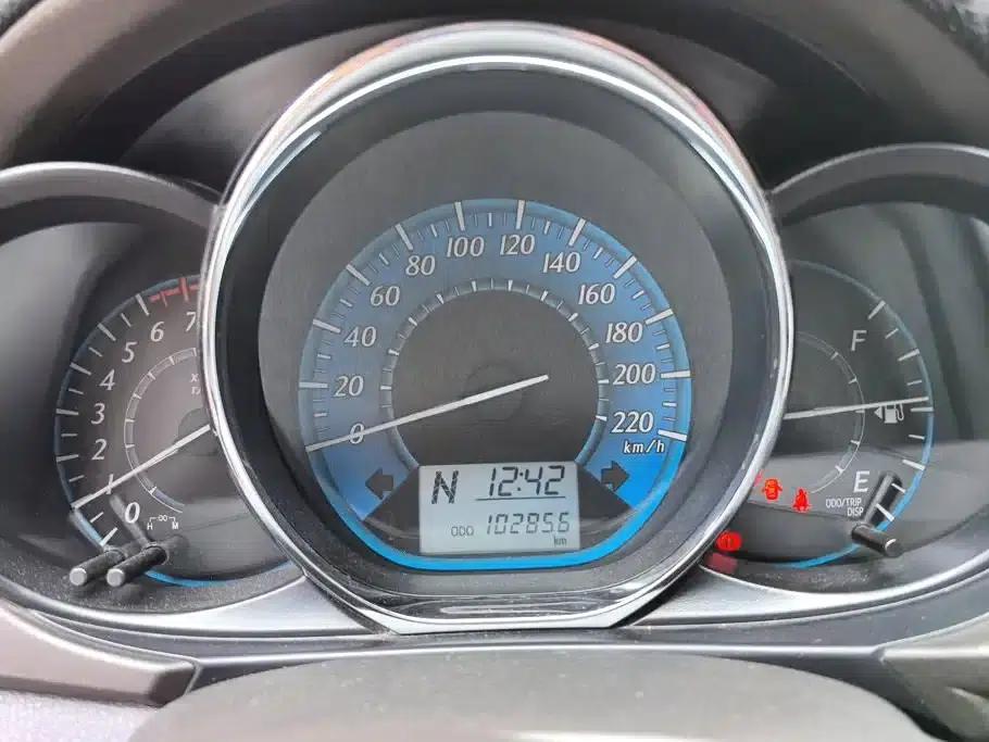 YARiS L Zhixuan 2015 1.5E Automatic Dynamic Edition — миниатюра 14