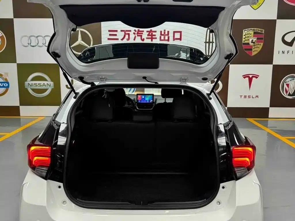 YARiS L 2022 Model YARiS X 1.5L CVT Luxury PLUS Edition — миниатюра 16