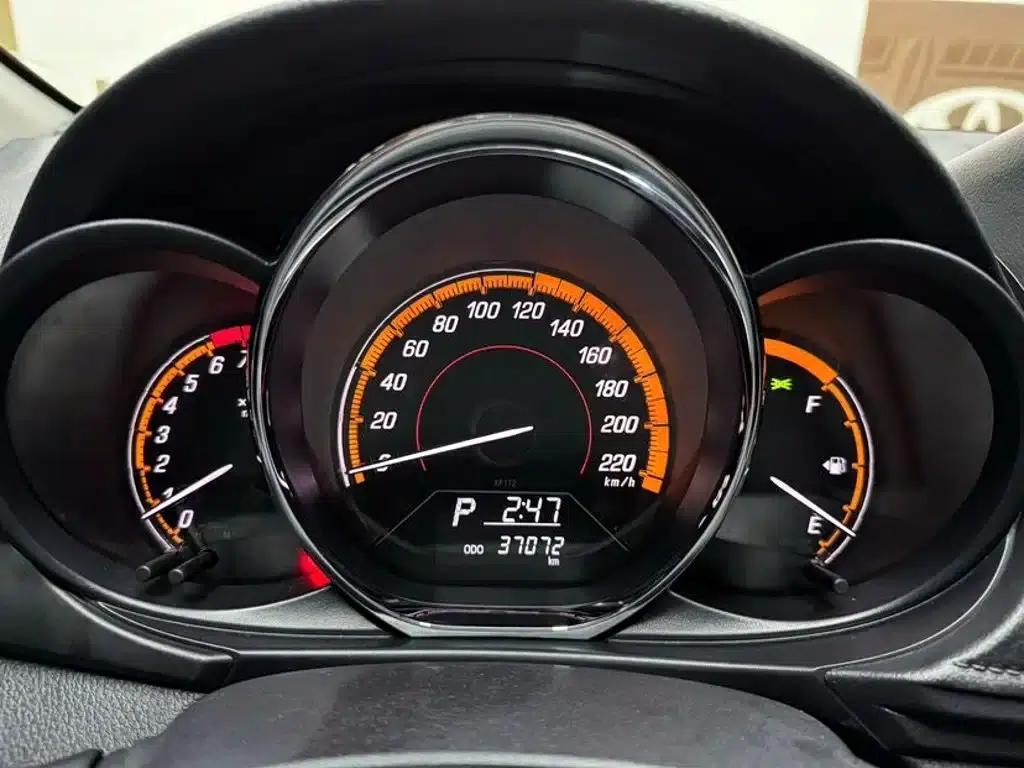 YARiS L 2022 Model YARiS X 1.5L CVT Luxury PLUS Edition — миниатюра 23
