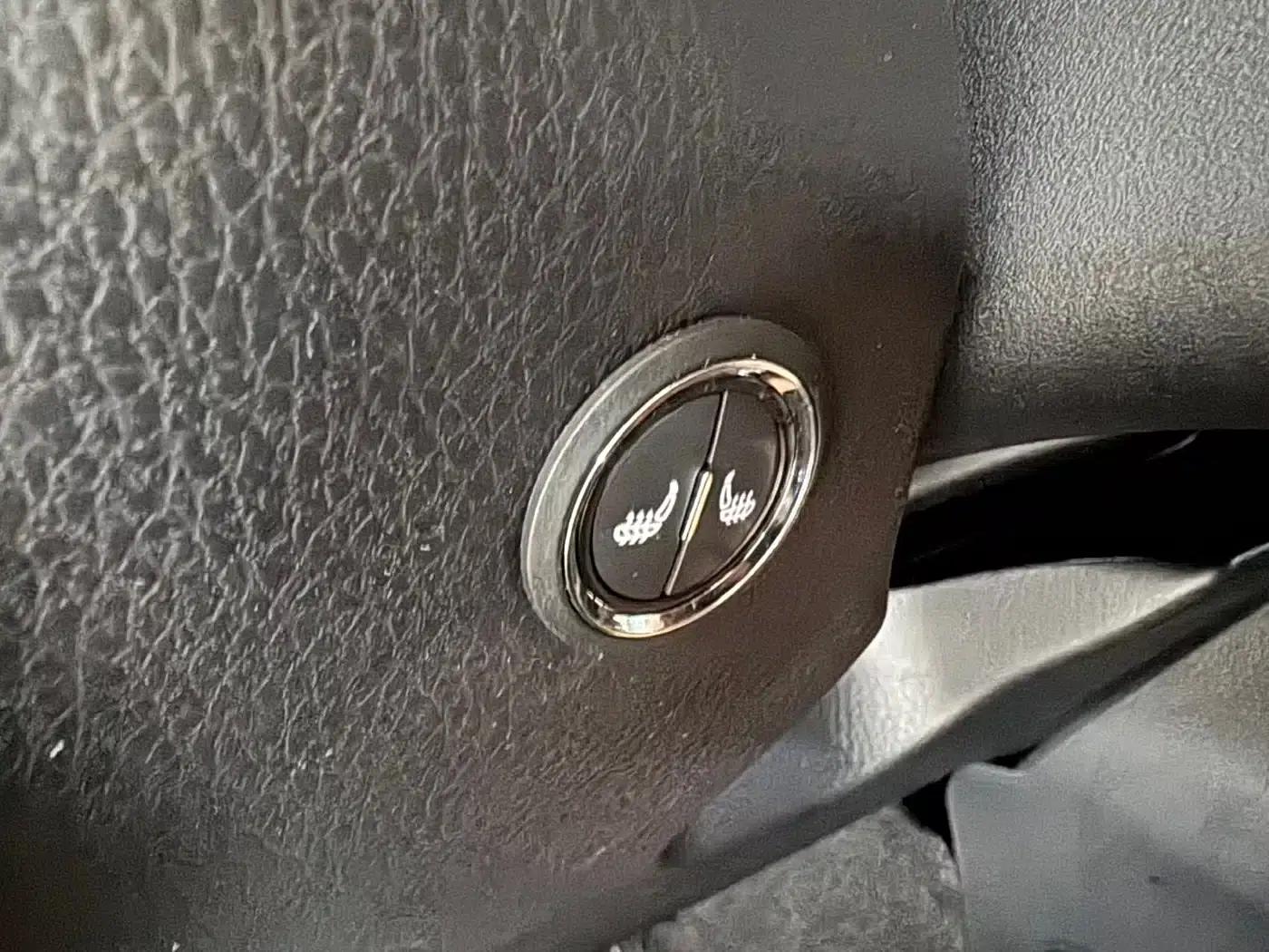 YARiS L Zhixuan 2021 1.5L CVT Luxury Edition — миниатюра 11