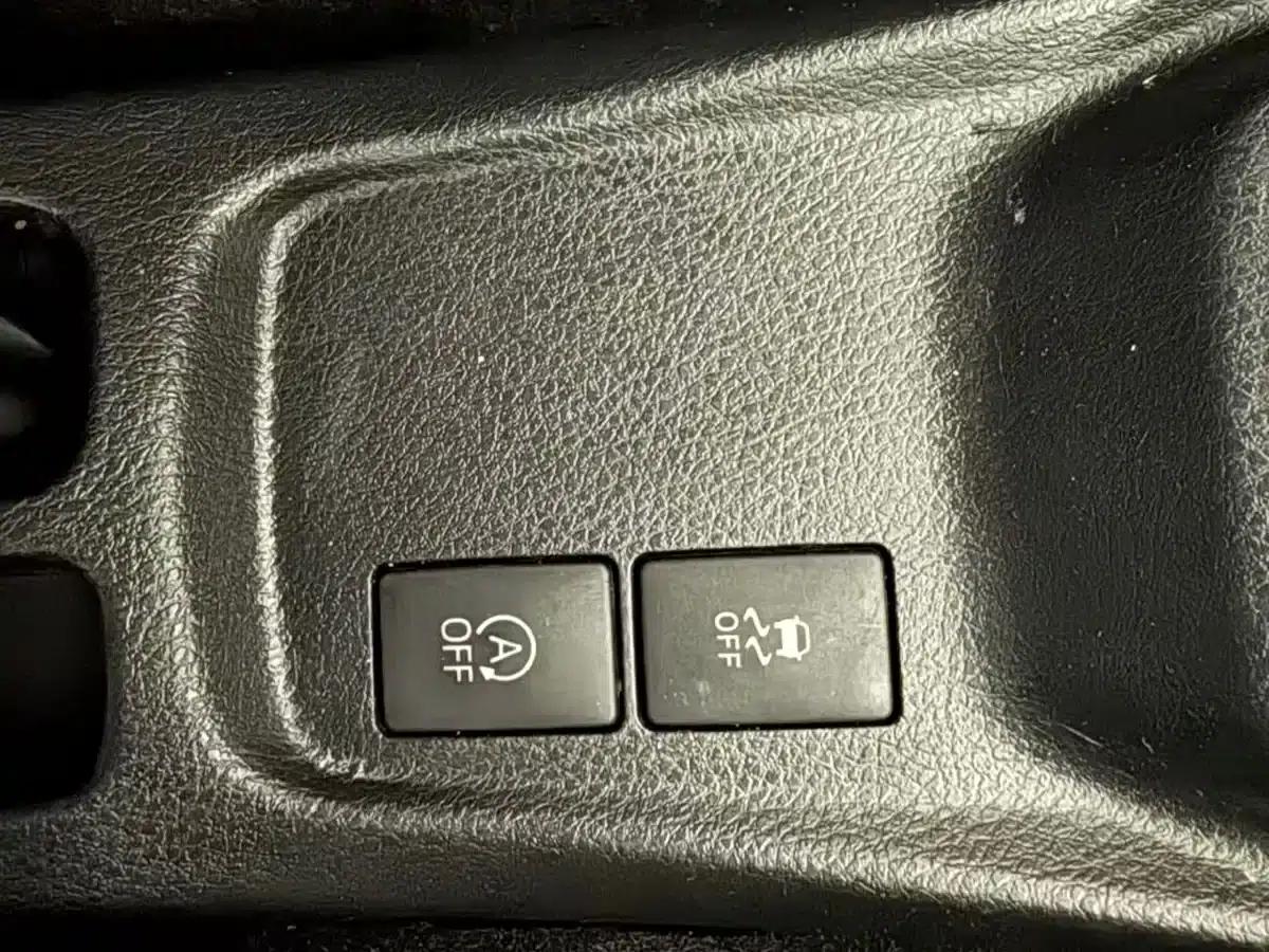 YARiS L Zhixuan 2021 1.5L CVT Luxury Edition — миниатюра 15