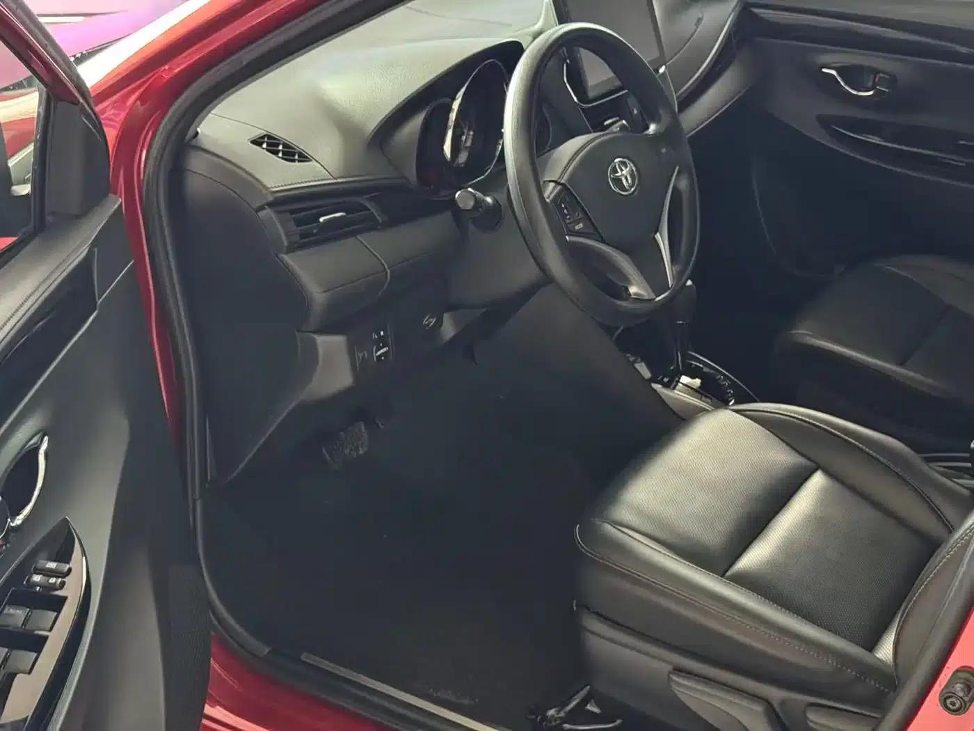 YARiS L Zhixuan 2021 1.5L CVT Luxury Edition — миниатюра 10