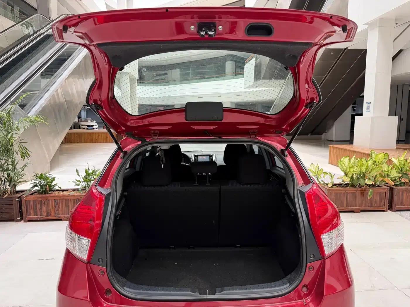 YARiS L Zhixuan 2014 1.5G Automatic Dynamic Edition — миниатюра 16