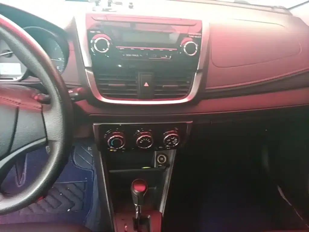 YARiS L Zhixuan 2016 Facelift 1.5E CVT Dynamic Edition — миниатюра 13