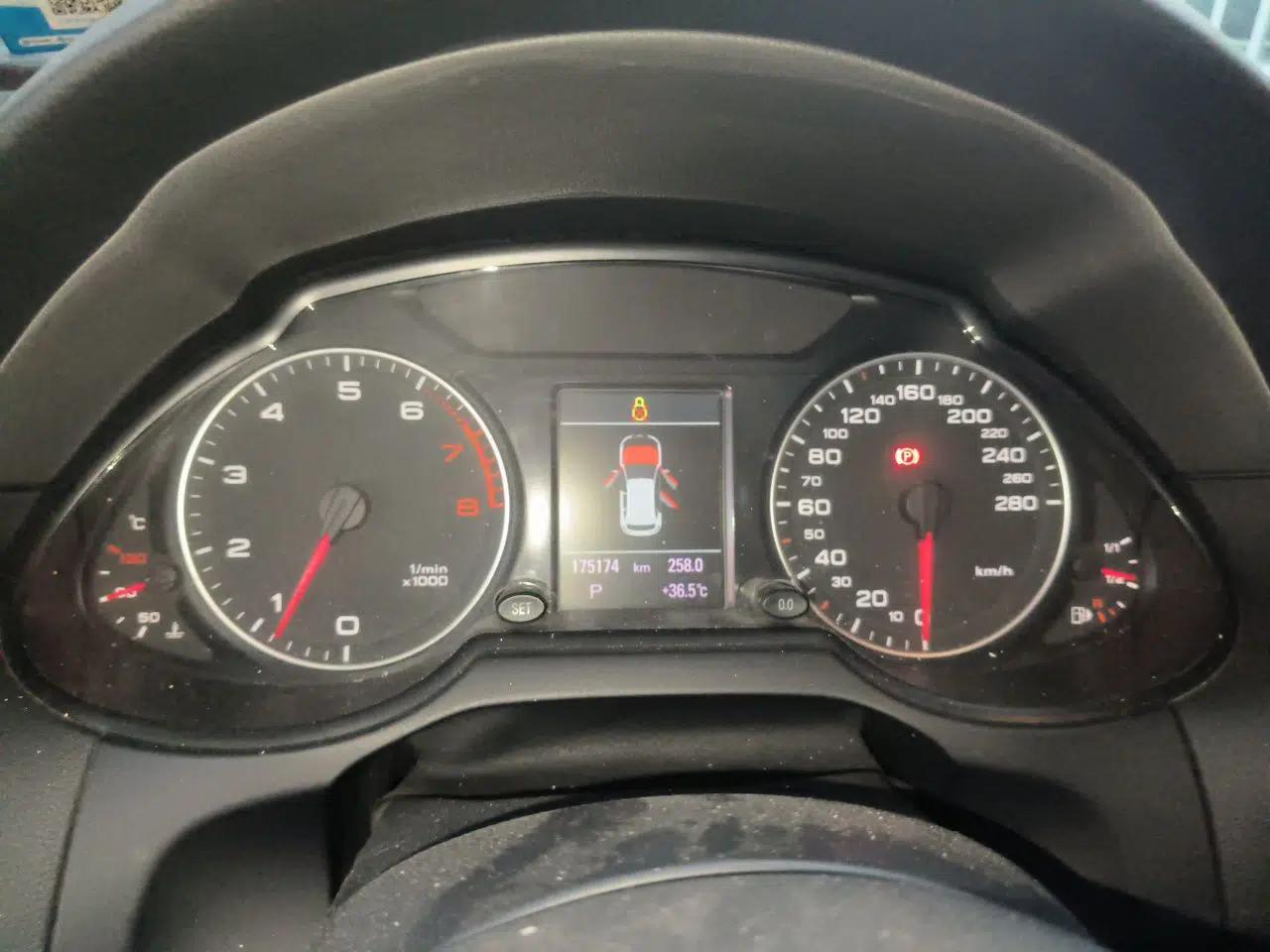 Audi Q5 2011 2.0TFSI Comfort Version — миниатюра 11