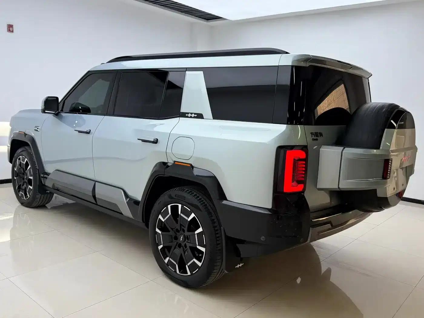 Leopard 8 2025 Smart & Brave Flagship Edition 6-seater — миниатюра 7