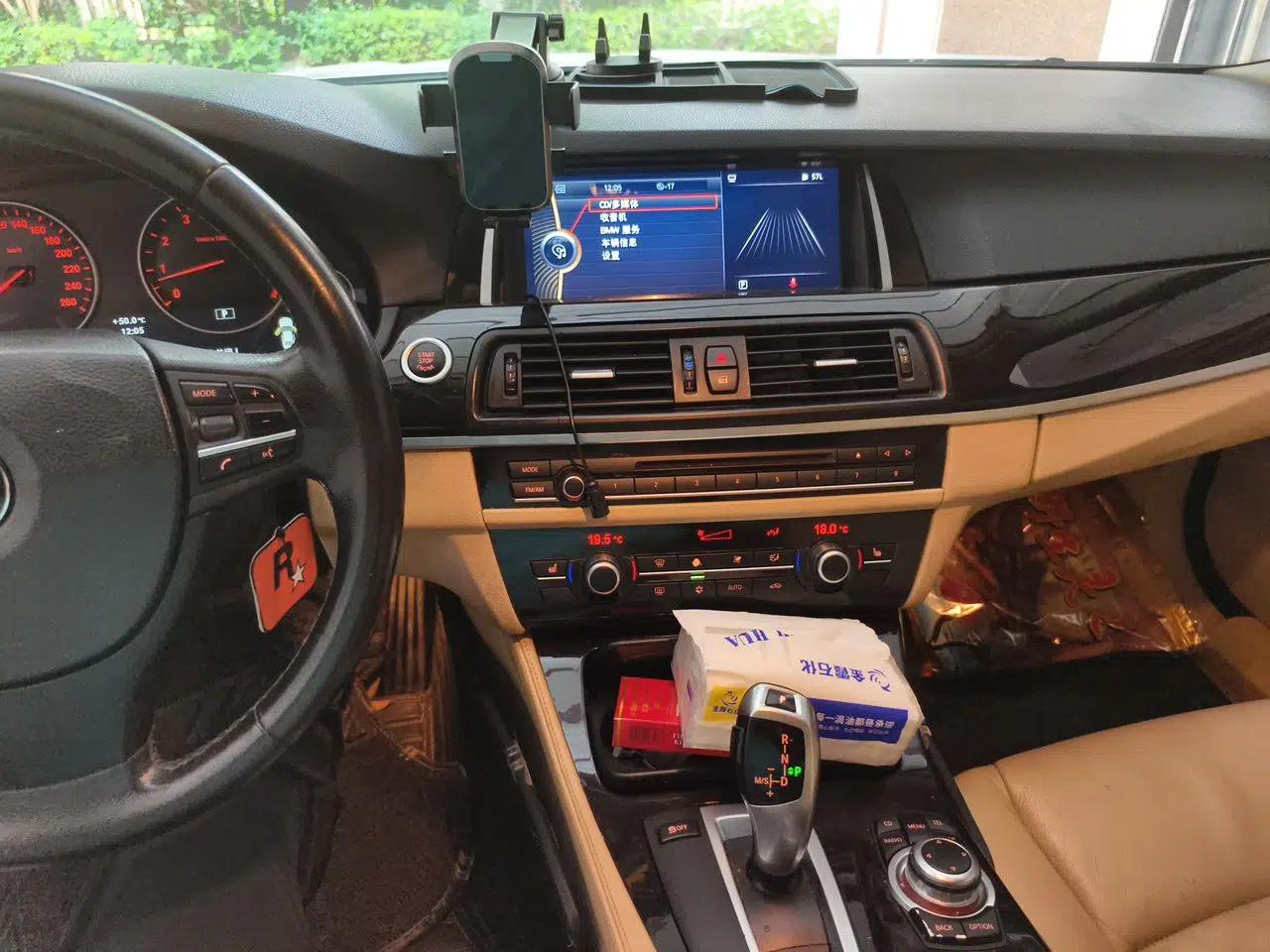 BMW 5 Series 2012 523Li Leading Model — миниатюра 13