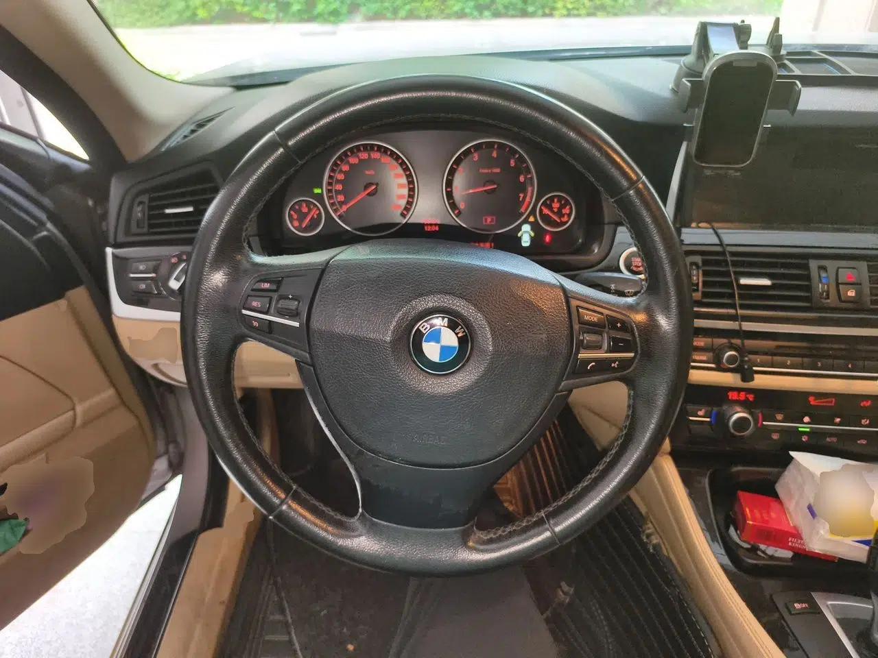 BMW 5 Series 2012 523Li Leading Model — миниатюра 10