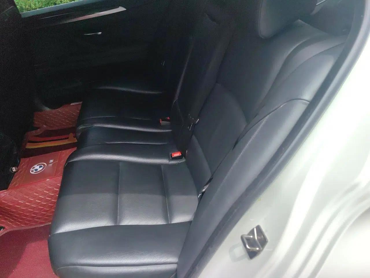 BMW 5 Series 2013 525Li Luxury Model — миниатюра 17