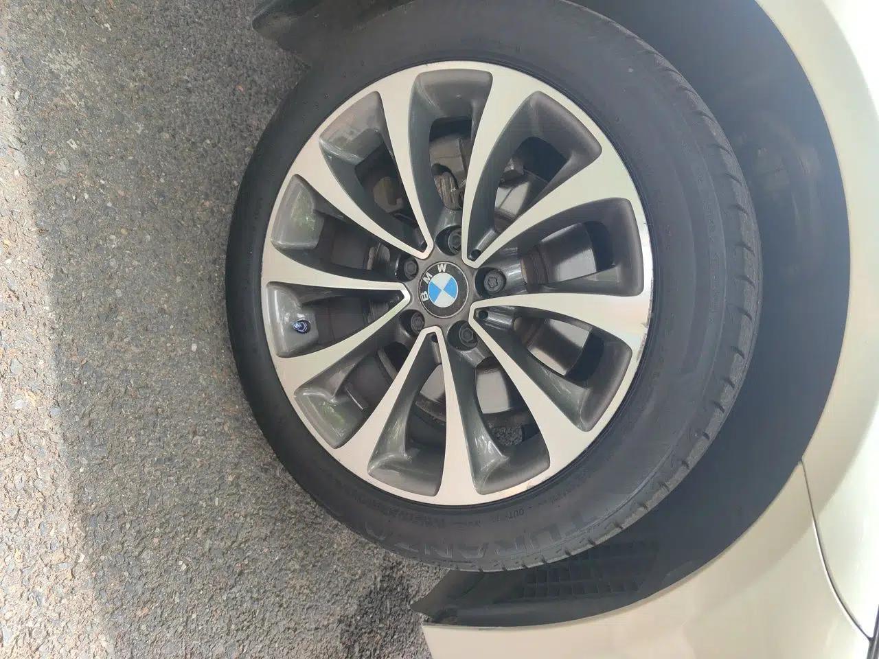 BMW 5 Series 2013 525Li Luxury Model — миниатюра 8