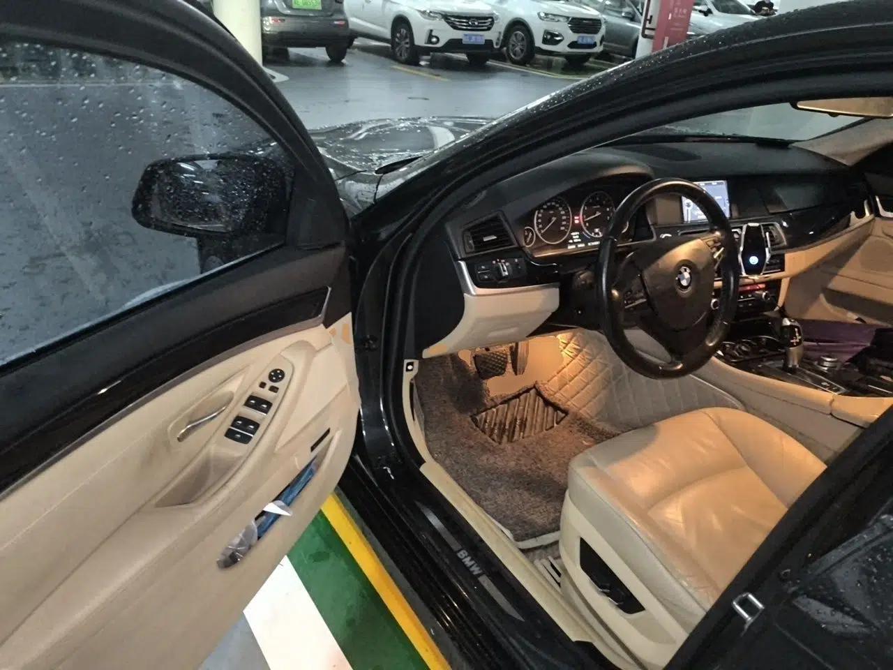 BMW 5 Series 2012 520Li Elegant Edition — миниатюра 16