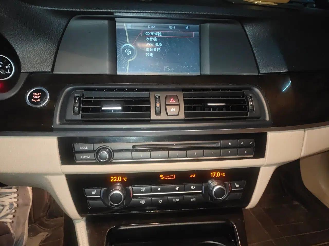 BMW 5 Series 2012 523Li Luxury Model — миниатюра 13