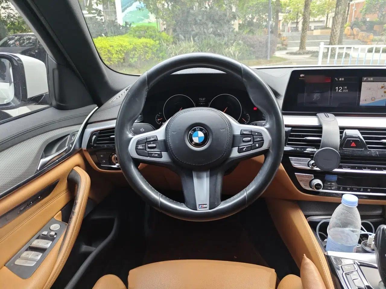 BMW 5 Series 2019 525i M Sport Package — миниатюра 10