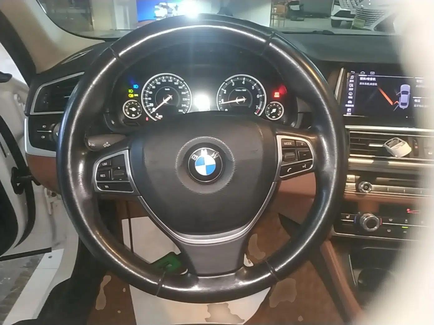 BMW 5 Series 2017 525Li Leading Model — миниатюра 13