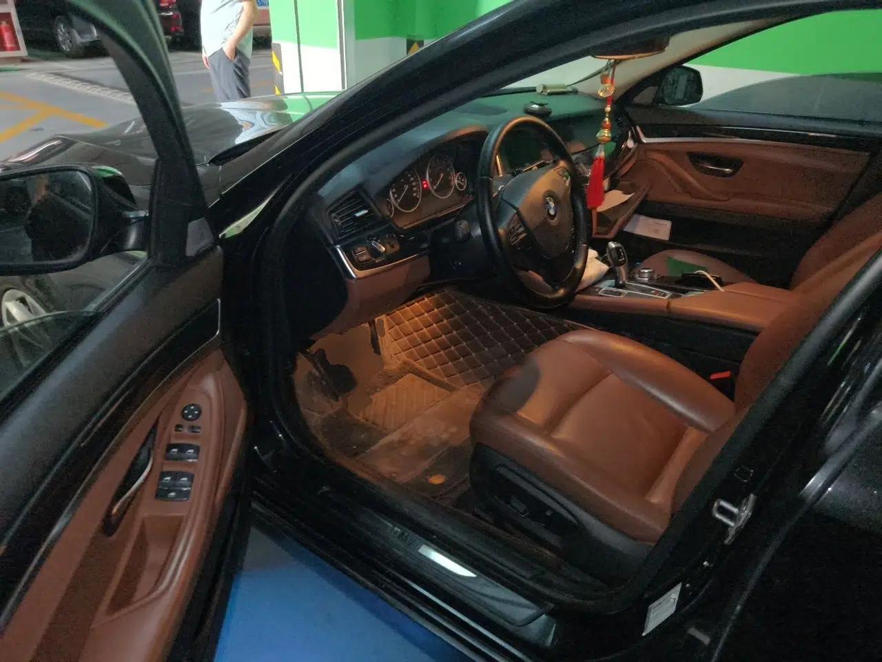 BMW 5 Series 2014 520Li Elegant Model — миниатюра 16