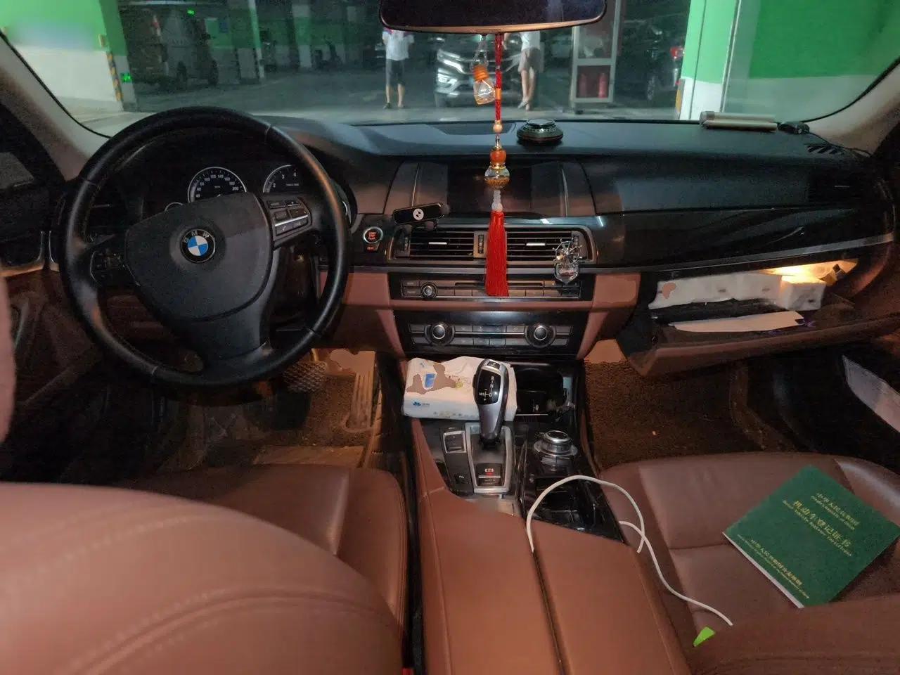BMW 5 Series 2014 520Li Elegant Model — миниатюра 9