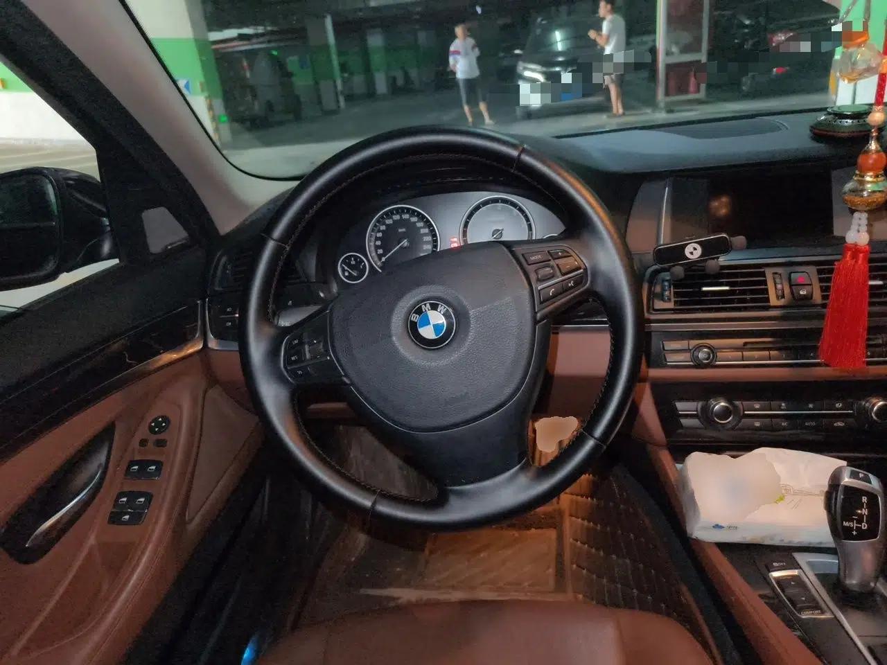 BMW 5 Series 2014 520Li Elegant Model — миниатюра 10