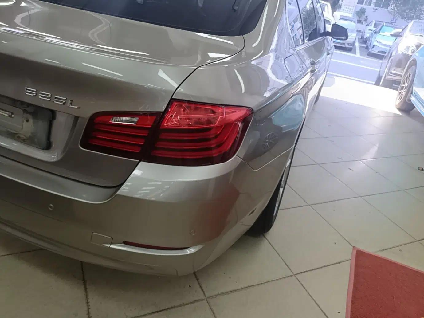 BMW 5 Series 2017 520Li Elegant Edition — миниатюра 14