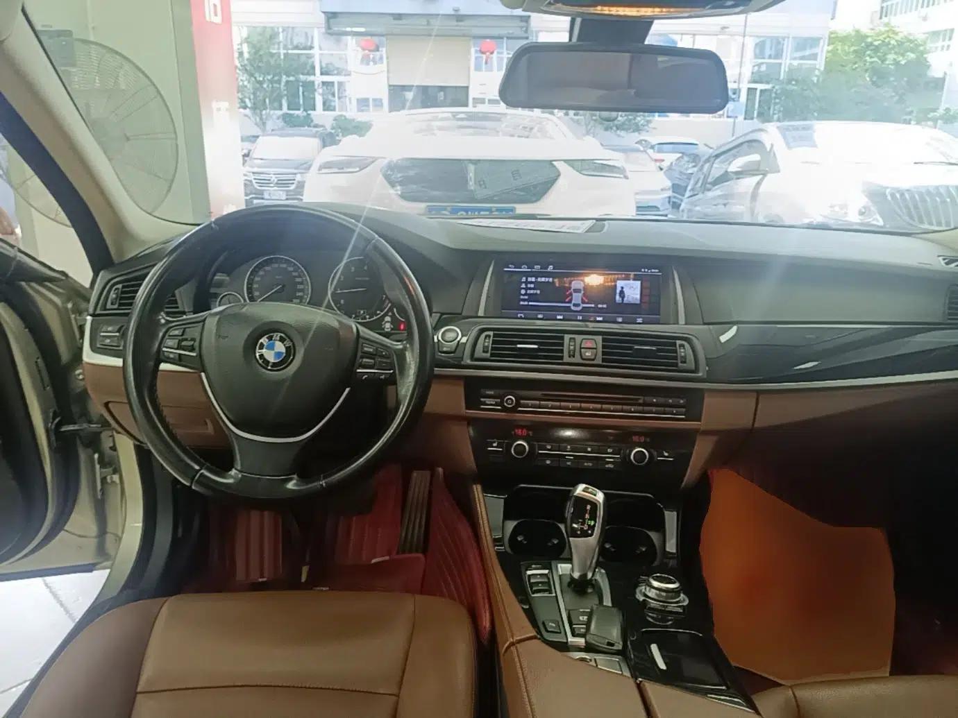 BMW 5 Series 2017 520Li Elegant Edition — миниатюра 17