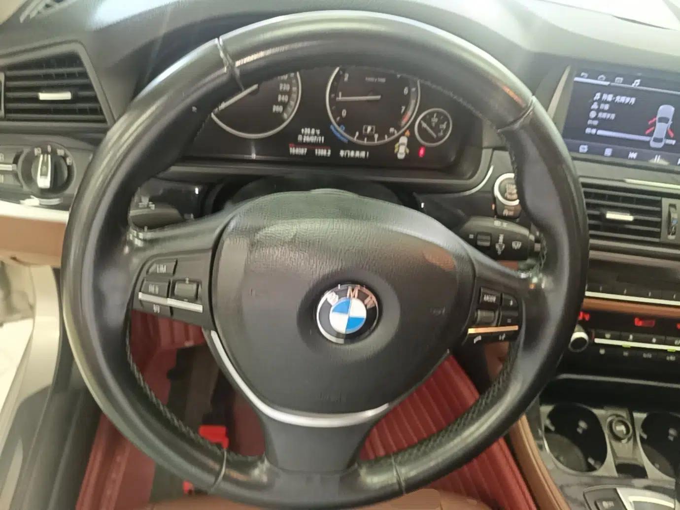 BMW 5 Series 2017 520Li Elegant Edition — миниатюра 18