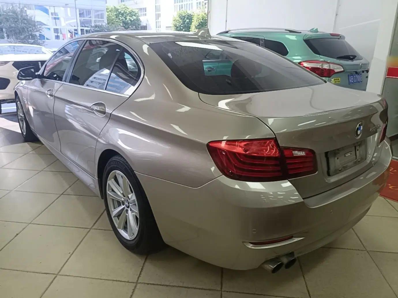BMW 5 Series 2017 520Li Elegant Edition — миниатюра 4