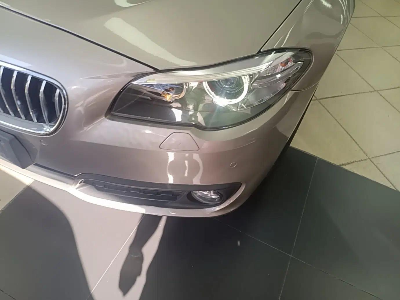 BMW 5 Series 2017 520Li Elegant Edition — миниатюра 8