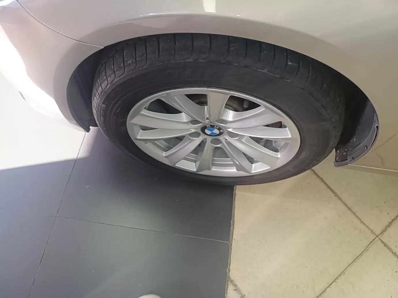 BMW 5 Series 2017 520Li Elegant Edition — миниатюра 10