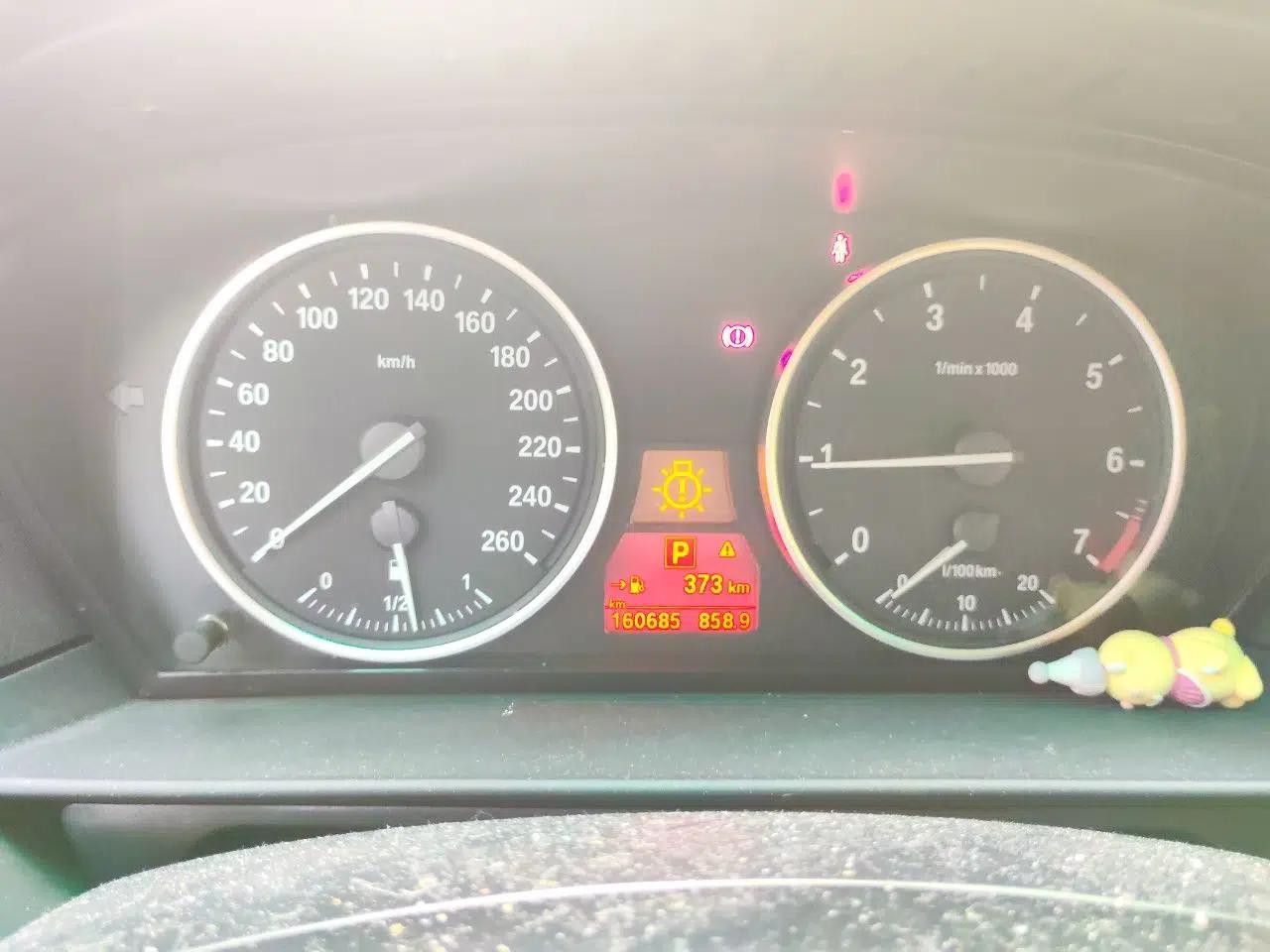 BMW 5 Series 2010 523Li Standard Edition — миниатюра 11