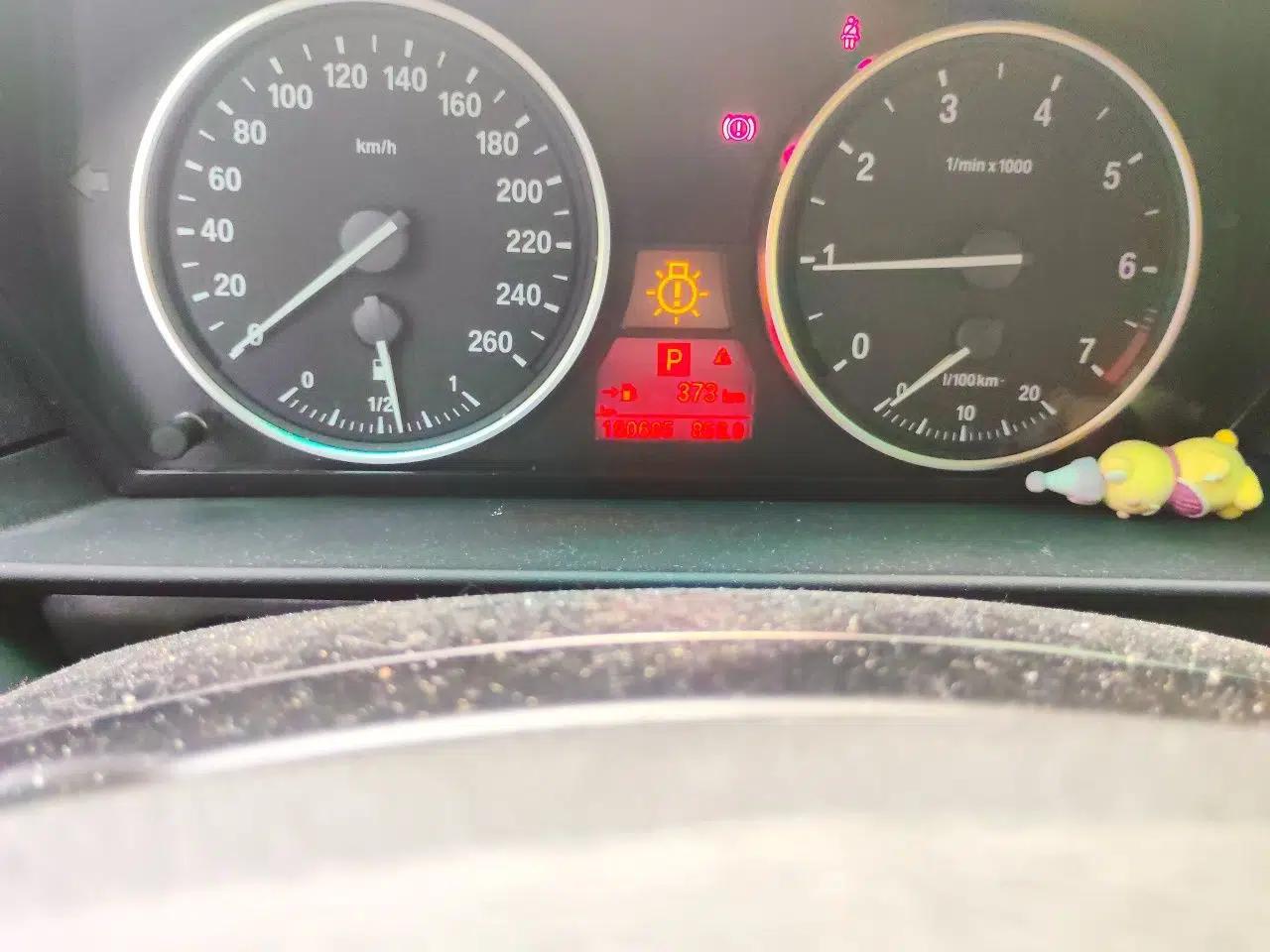 BMW 5 Series 2010 523Li Standard Edition — миниатюра 12