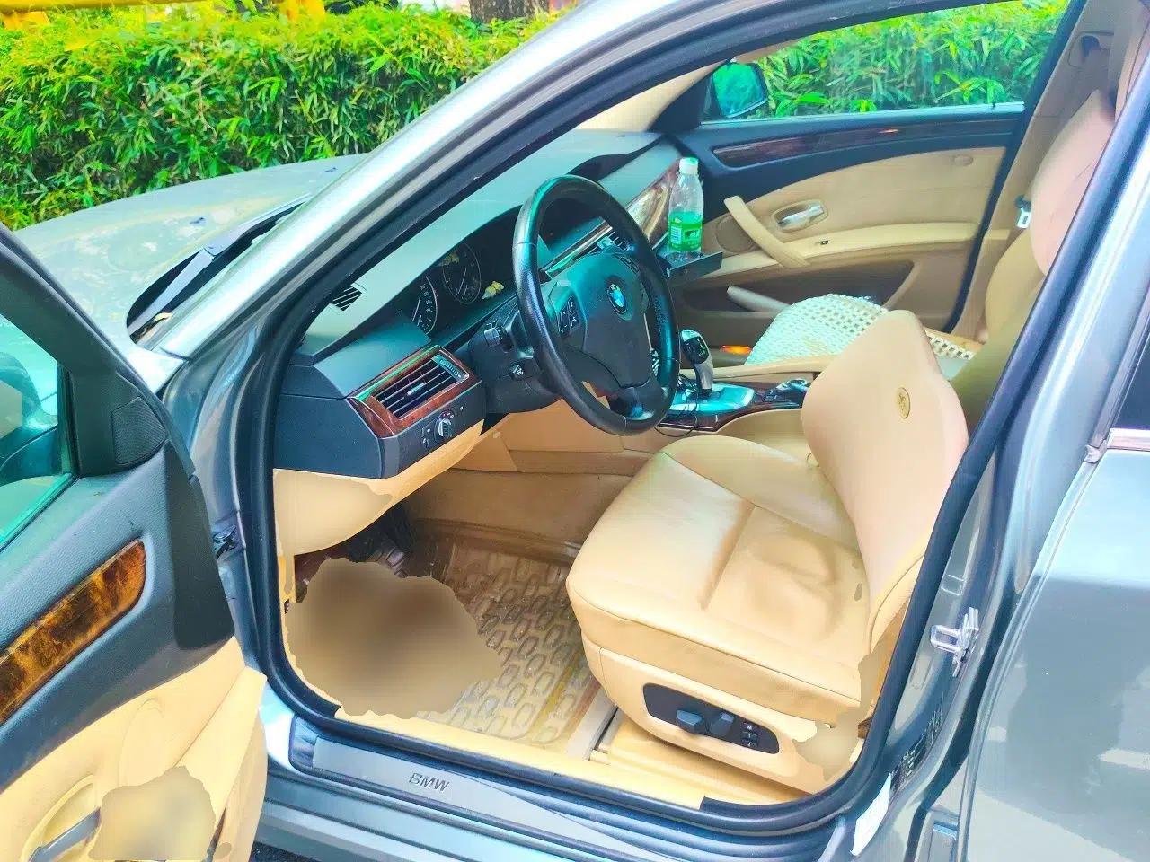 BMW 5 Series 2010 523Li Standard Edition — миниатюра 16