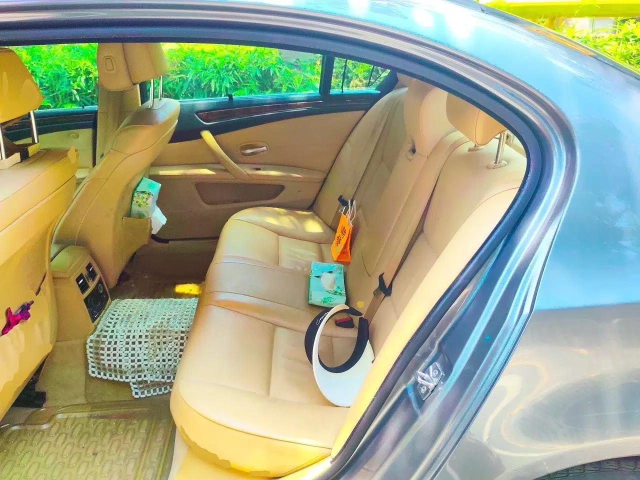 BMW 5 Series 2010 523Li Standard Edition — миниатюра 17