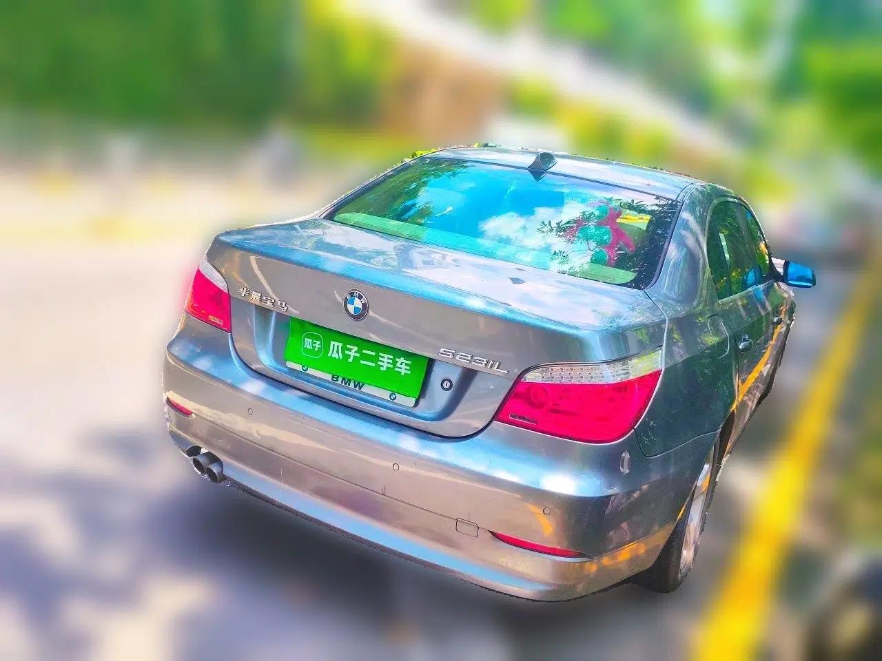 BMW 5 Series 2010 523Li Standard Edition — миниатюра 6