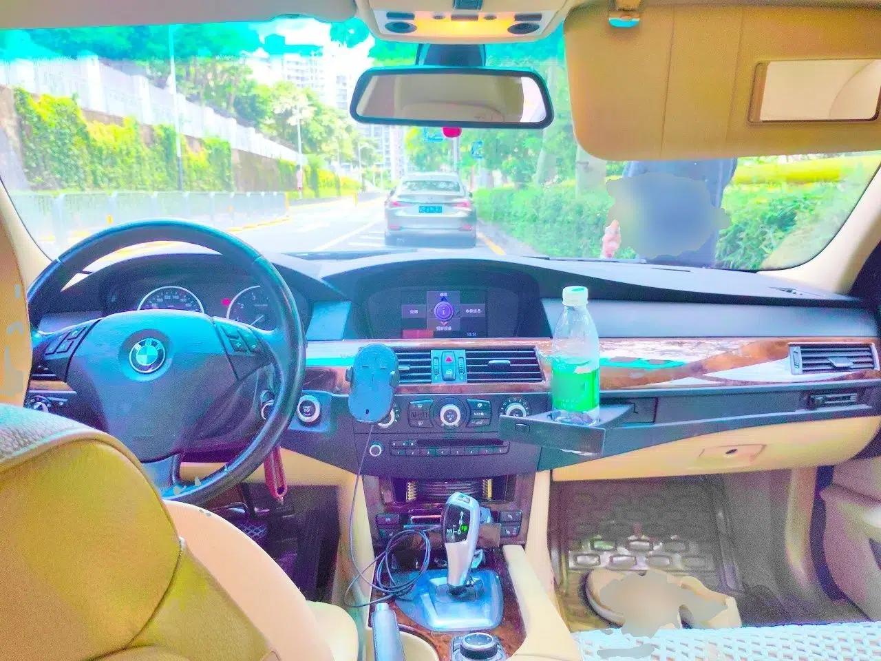 BMW 5 Series 2010 523Li Standard Edition — миниатюра 9