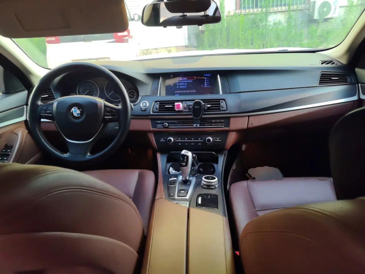 BMW 5 Series 2017 520Li Elegant Edition — миниатюра 9