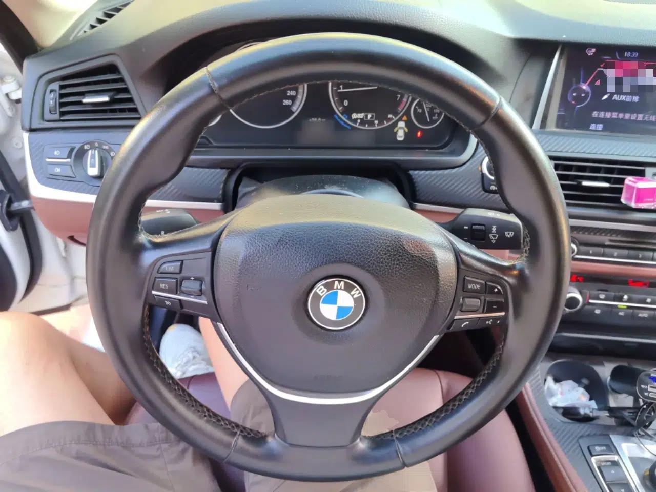 BMW 5 Series 2017 520Li Elegant Edition — миниатюра 10