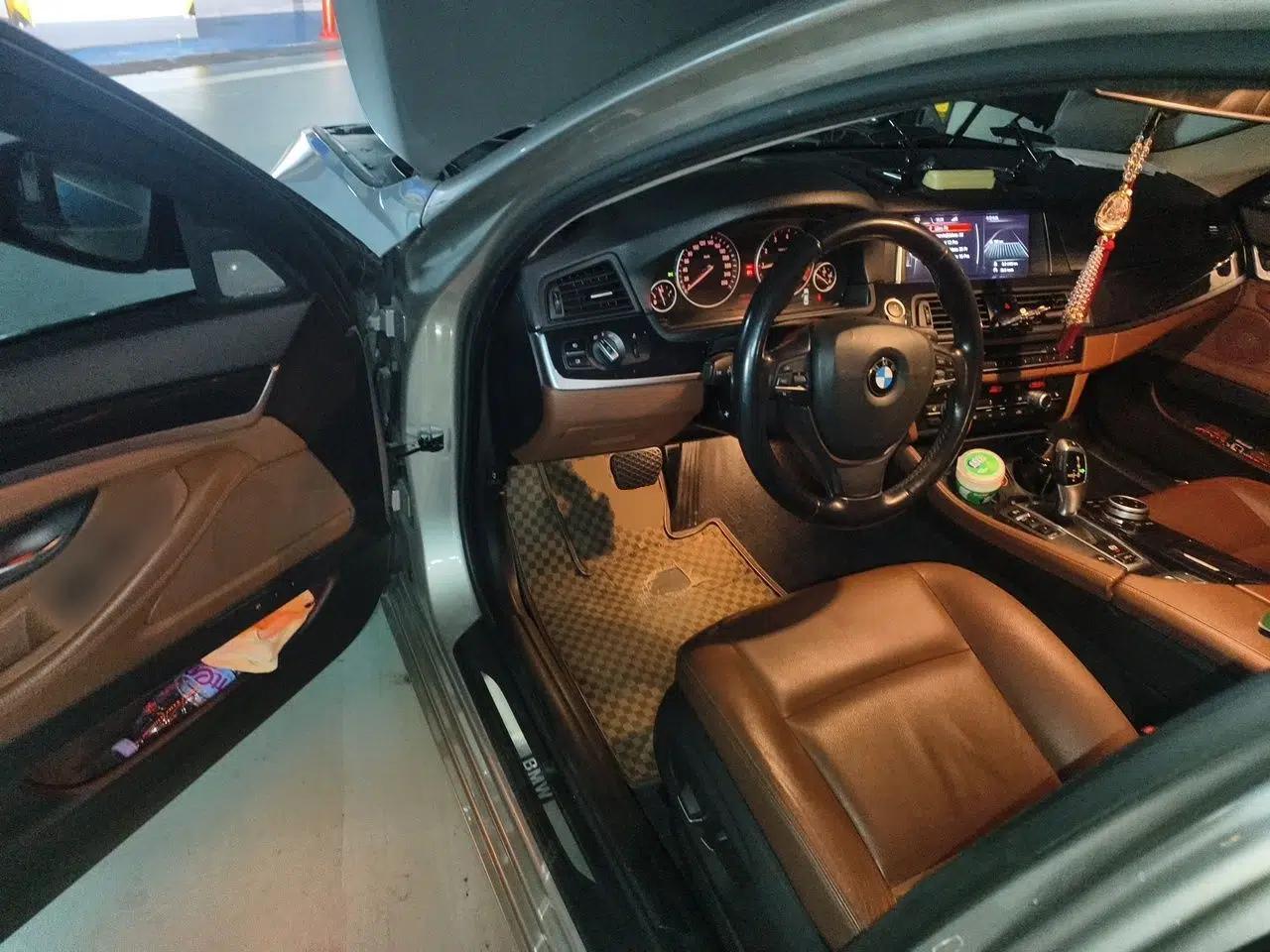BMW 5 Series 2017 520Li Elegant Edition — миниатюра 16