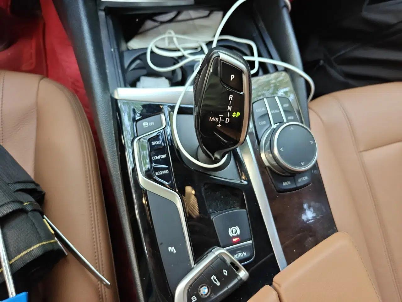 BMW 5 Series 2018 528Li Launch Special Edition — миниатюра 14