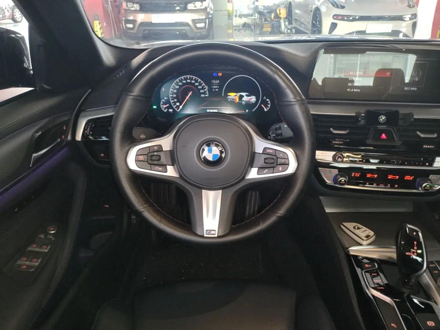 BMW 5 Series 2019 Restyled 525i M Sport Package — миниатюра 18