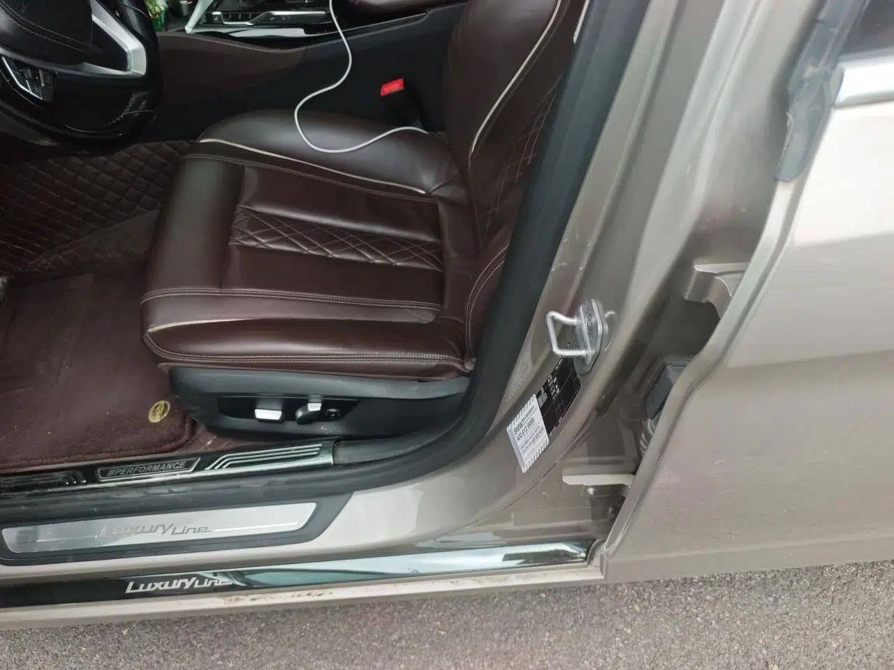 BMW 5 Series 2018 Facelifted 530Li Luxury Edition Premium Package — миниатюра 17
