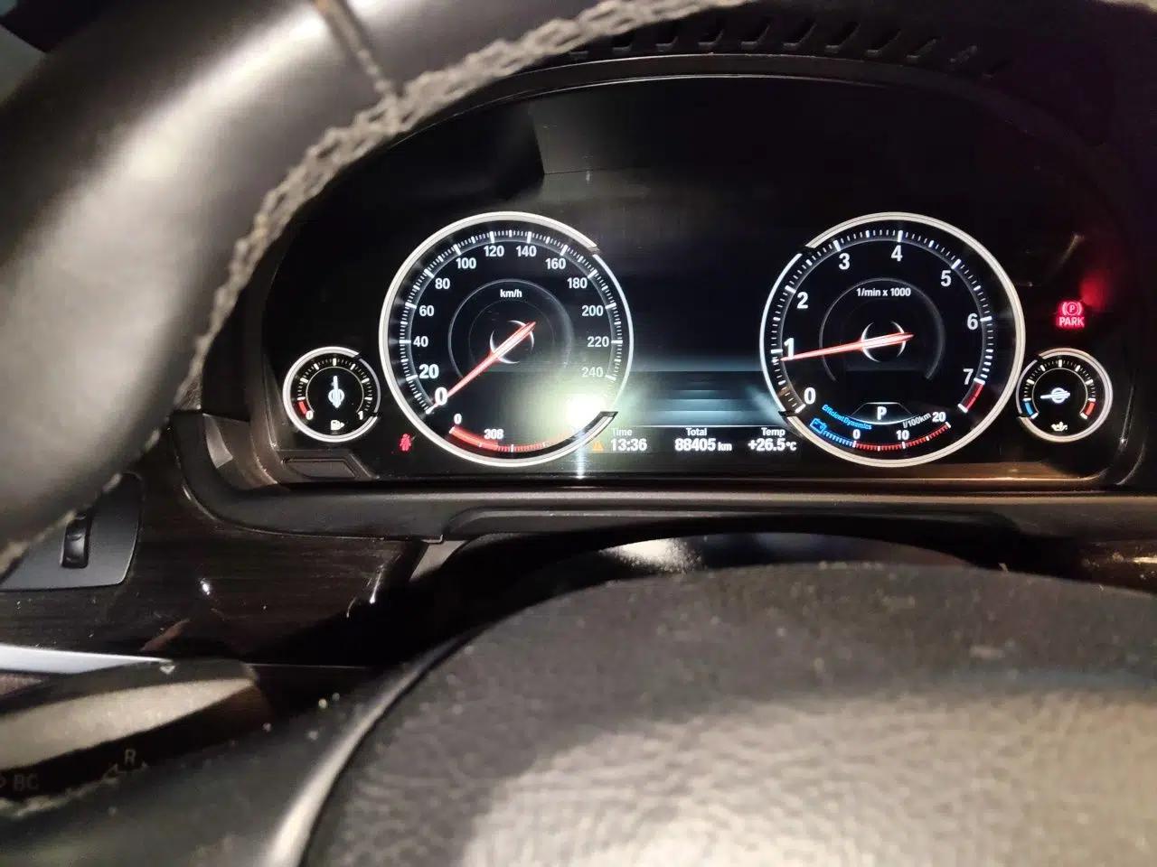 BMW 5 Series 2017 525Li Luxury Design Package — миниатюра 11