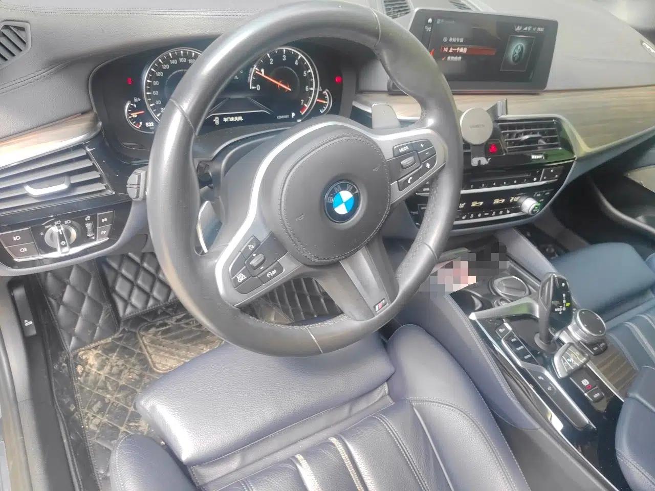 BMW 5 Series 2018 530i M Sport Package — миниатюра 10
