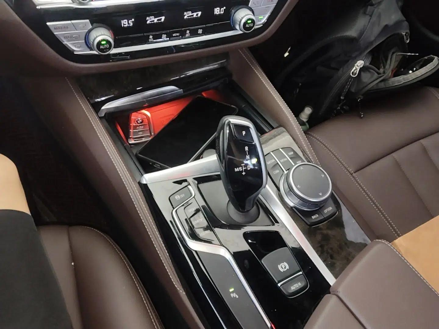 BMW 5 Series 2020 525Li M Sport Package — миниатюра 16