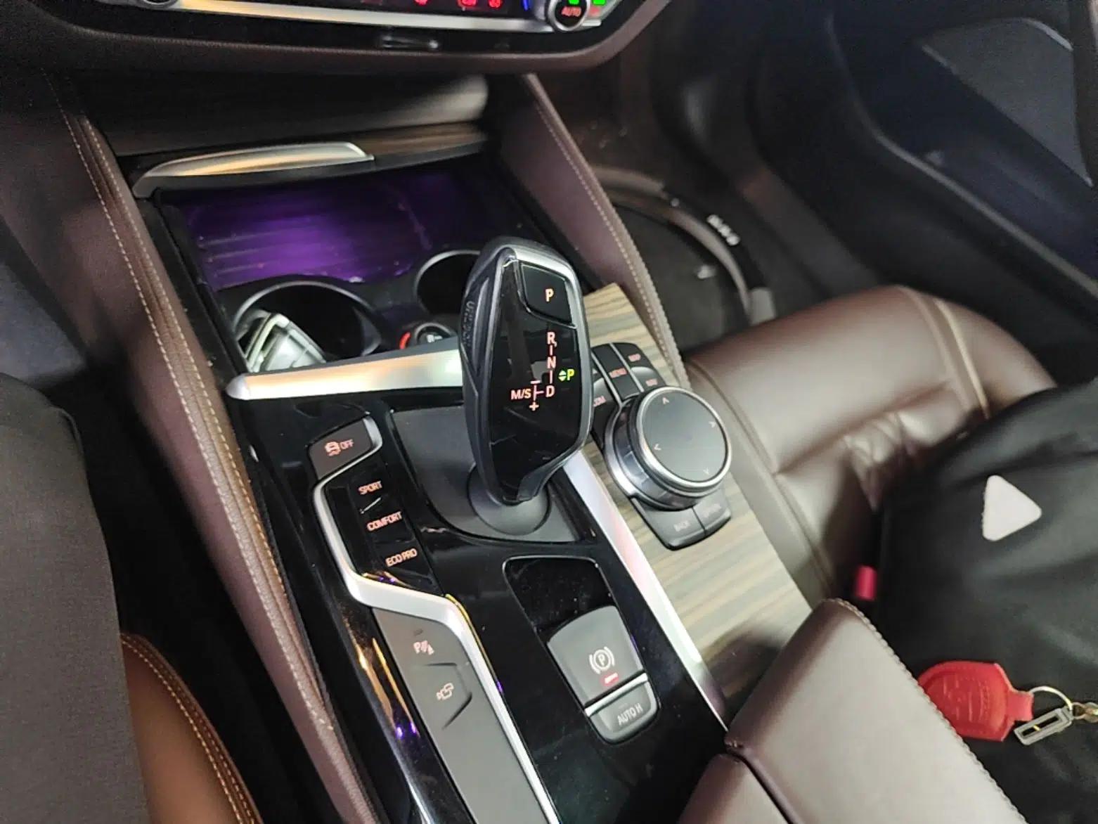 BMW 5 Series 2019 530Li Luxury Edition Premium Package — миниатюра 16