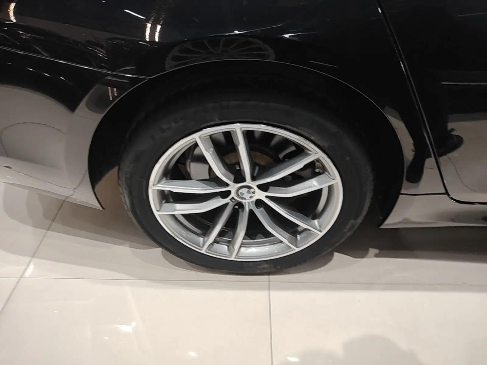 BMW 5 Series 2020 525Li M Sport Package — миниатюра 11