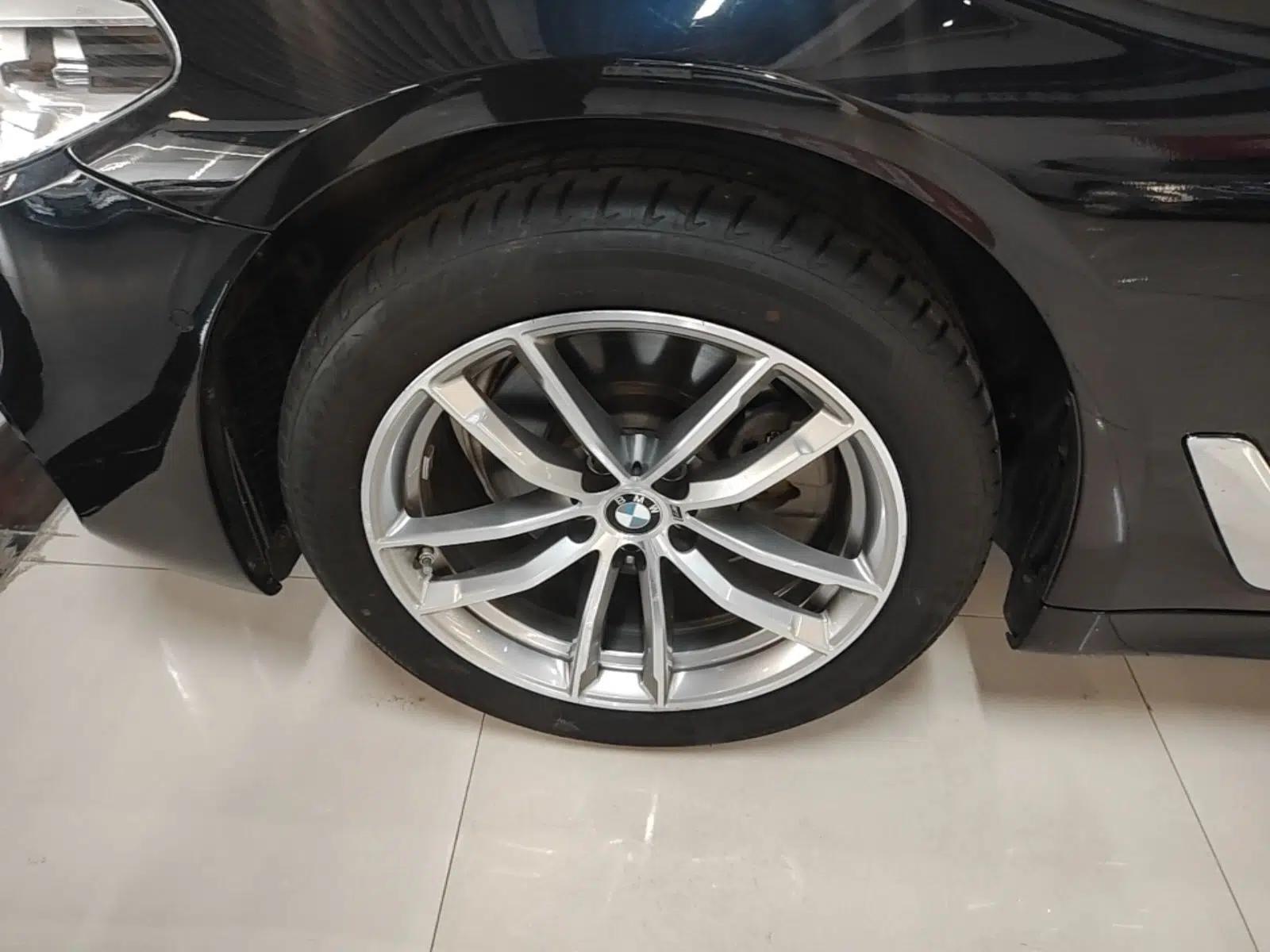 BMW 5 Series 2020 525Li M Sport Package — миниатюра 10