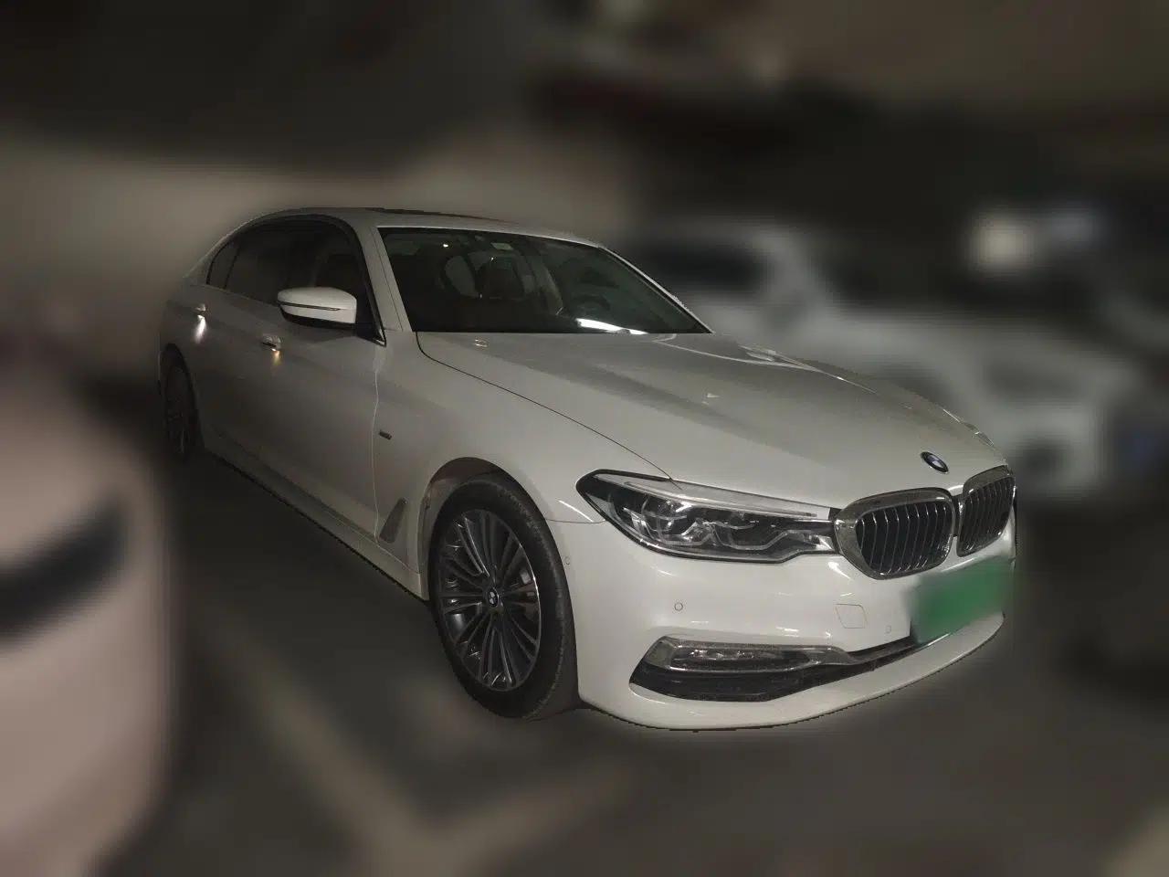 BMW 5 Series 2018 Facelifted 530Li Luxury Edition Premium Package — миниатюра 3