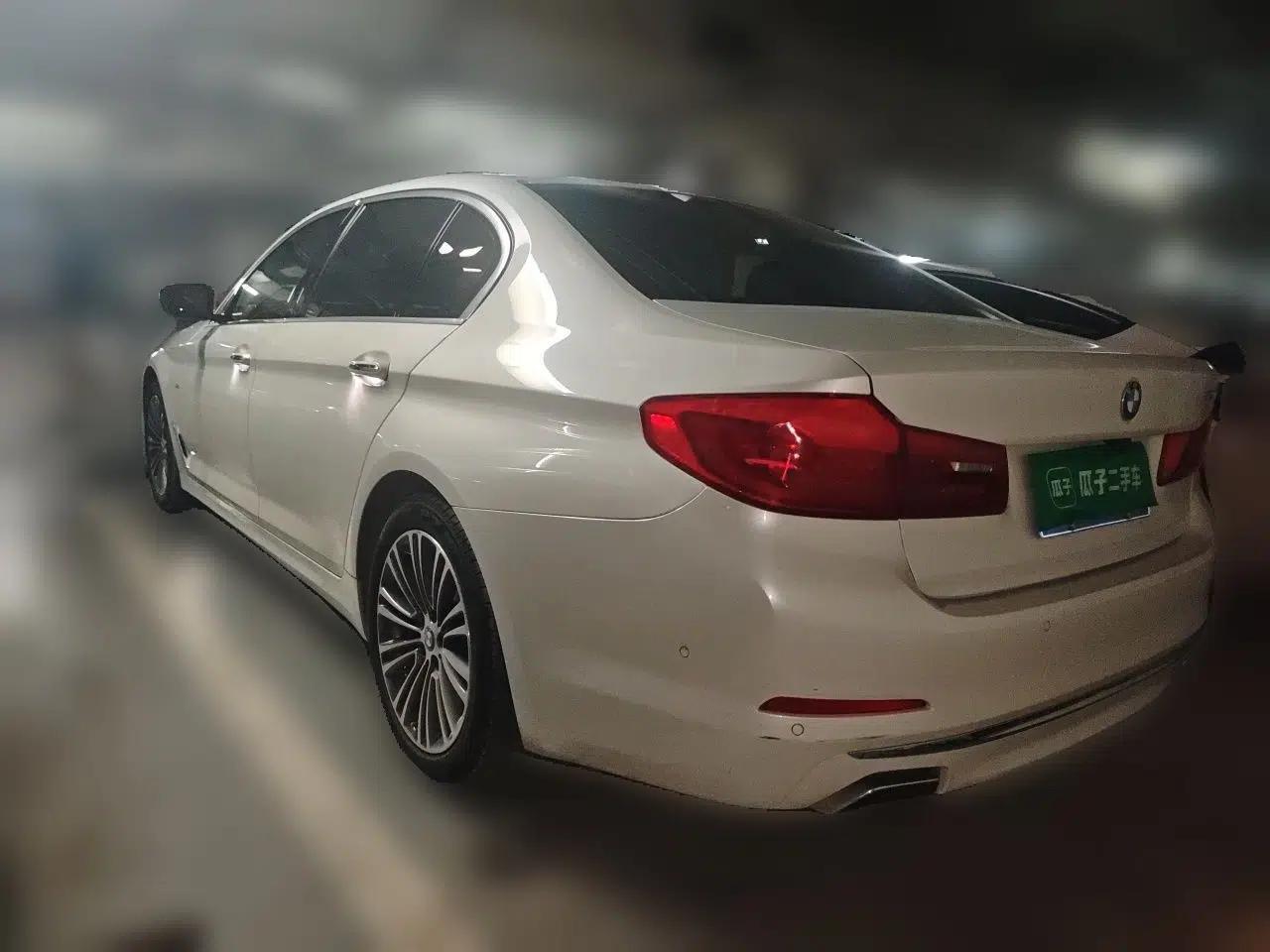 BMW 5 Series 2018 Facelifted 530Li Luxury Edition Premium Package — миниатюра 4