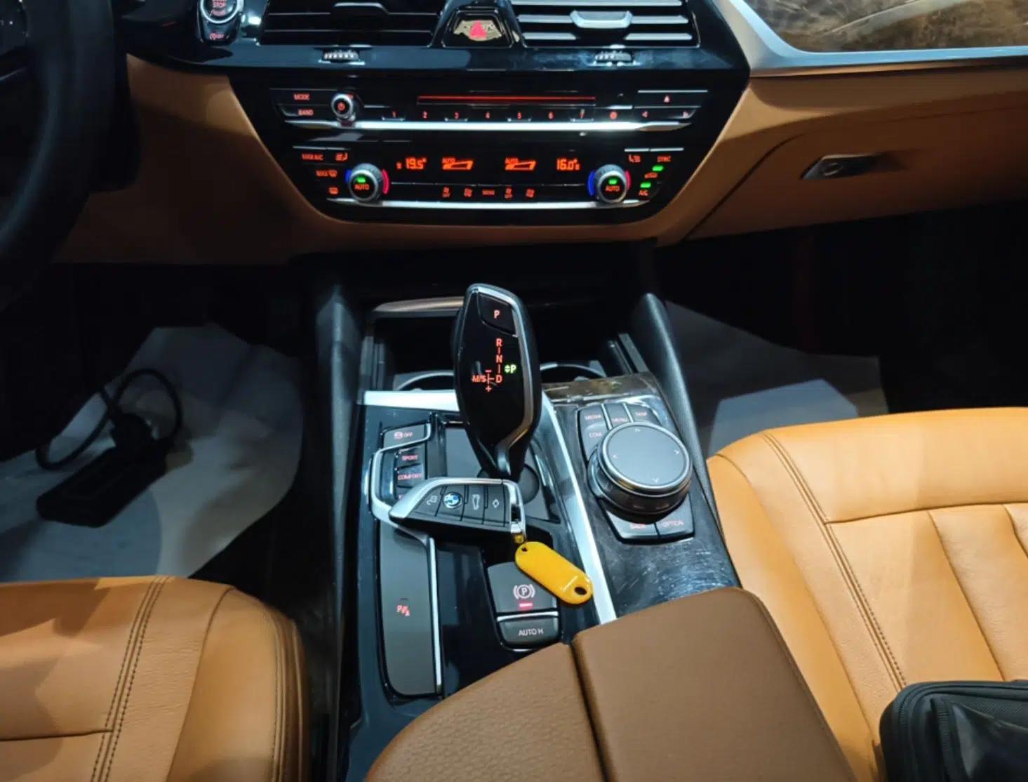 BMW 5 Series 2018 528Li Launch Special Edition — миниатюра 16